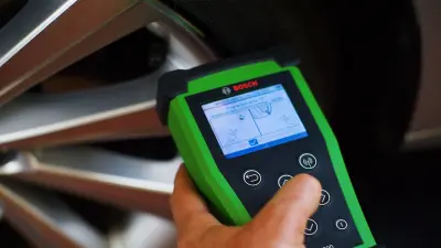 Noii senzori TPMS Bosch QUICK FIT și echipamentul TPA 300